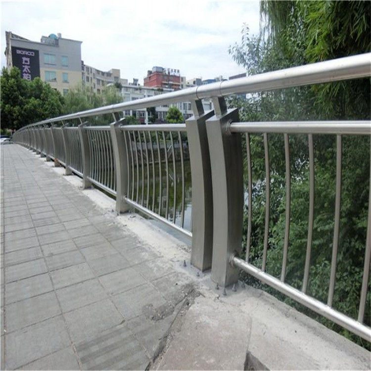 不銹鋼防撞護(hù)欄安裝流程和整體規(guī)劃